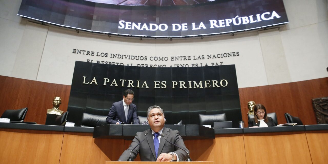 VÍCTOR FUENTES Y TATIANA CLOUTHIER LLEVAN AL CONGRESO PROPUESTA DE REGULACIÓN