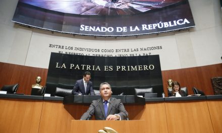 VÍCTOR FUENTES Y TATIANA CLOUTHIER LLEVAN AL CONGRESO PROPUESTA DE REGULACIÓN