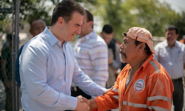 ADRIAN DE LA GARZA REALIZA BRIGADA DE REHABILITACIÓN DE ESPACIOS PÚBLICOS.