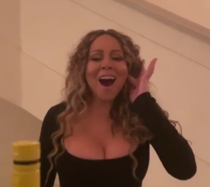 MARIAH CAREY HACE EL #Bottletopchallenge DE MANERA IMPRESIONANTE