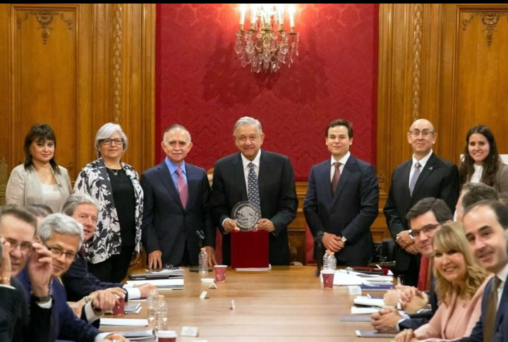 RECIBE AMLO APOYO DE EMPRESARIOS DEL PAIS