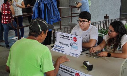 DIPUTADOS DEL PARTIDO ACCIÓN NACIONAL, INSTALAN MÓDULOS DE QUEJAS POR EL CASO DE NATURGY