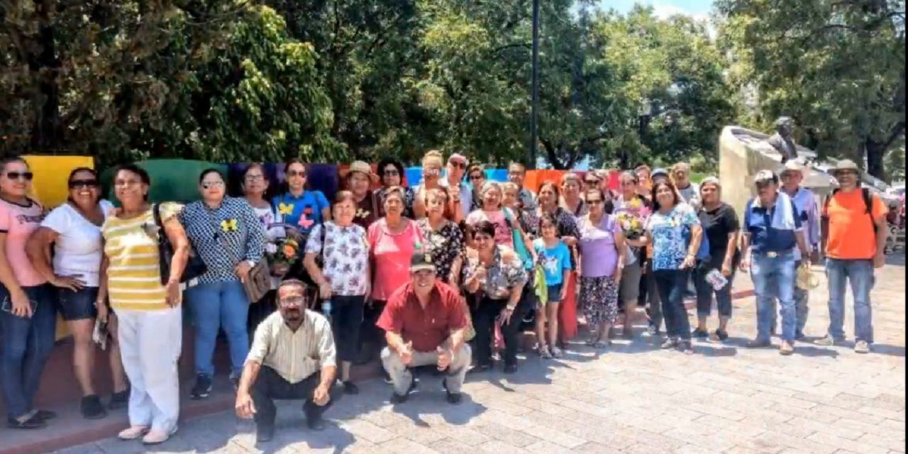 DIPUTADA BEATRIZ DE LOS SANTOS REGALA UN POCO DE ALEGRÍA A ADULTOS MAYORES DE CADEREYTA