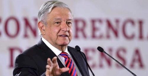 DICE LÓPEZ OBRADOR QUE AMPAROS NO LO DETENDRÁN