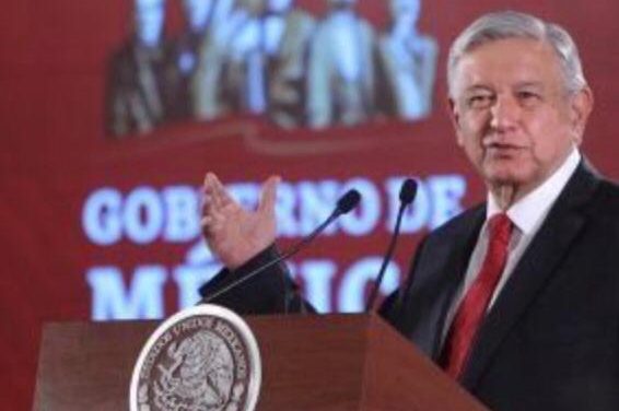 ASEGURA LÓPEZ OBRADOR QUE LOS PADRES NO TENDRÁN QUE GASTAR EN LIBROS DE TEXTO