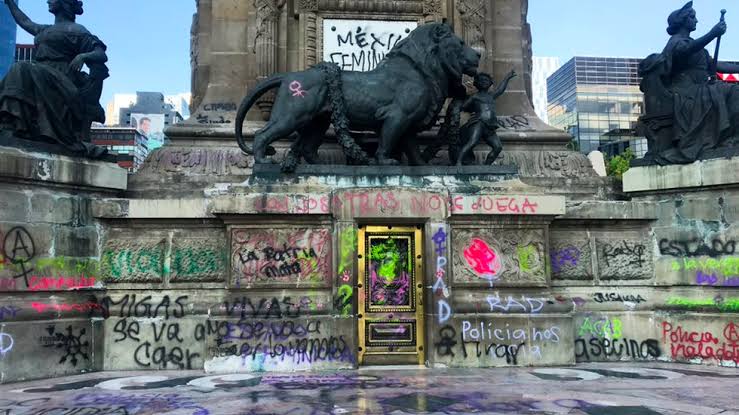 EL ÁNGEL DE LA INDEPENDENCIA, EREGIDO COMO SÍMBOLO DE UNA GESTA HISTÓRICA, DA PASO A OTRA PÁGINA DE LA HISTORIA