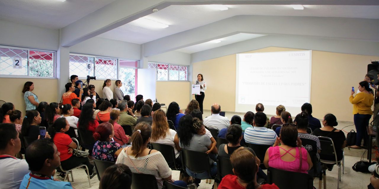 REALIZA GUADALUPE TALLER EDUCATIVO EN SINERGIA CON PADRES DE FAMILIA