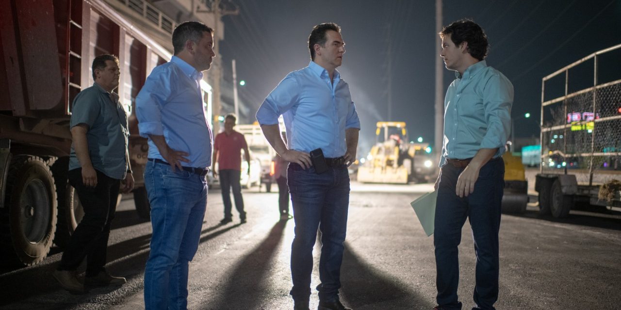 REALIZAN TRABAJOS DE REPARACIÓN DE CALLES EN MONTERREY