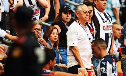 DE PENA LOS RAYADOS. EL BARCO SE HUNDE Y NO HAY SALVACIÓN