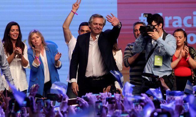 FERNÁNDEZ DERROTA A MACRI EN ARGENTINA