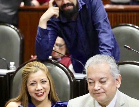 EL PODER RESIDE EN EL PUEBLO