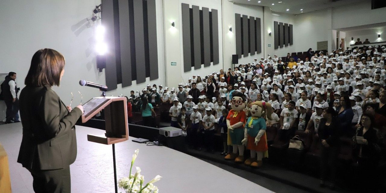 VA CRISTINA DÍAZ CONTRA BULLYING EN LAS PRIMARIAS DE GUADALUPE.