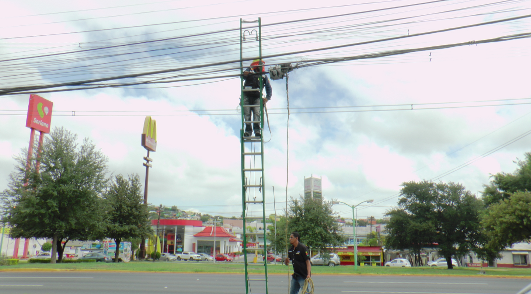 RETIRAN 120 KILÓMETROS DE CABLE EN MONTERREY