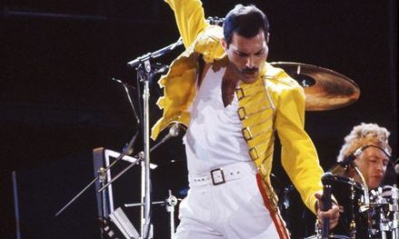 Freddie Mercury aún envía regalos de Navidad a sus seres queridos