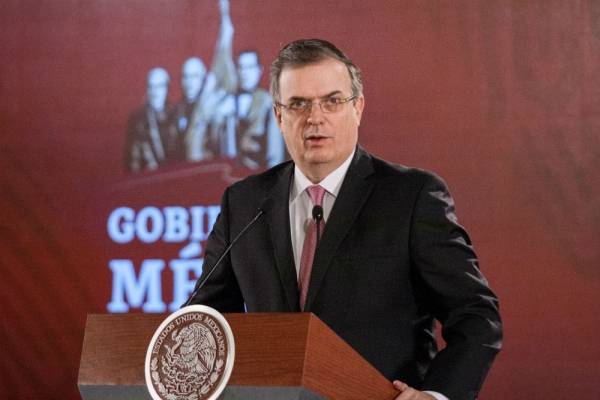 Reconoce Ebrard actuación de embajadora en Bolivia