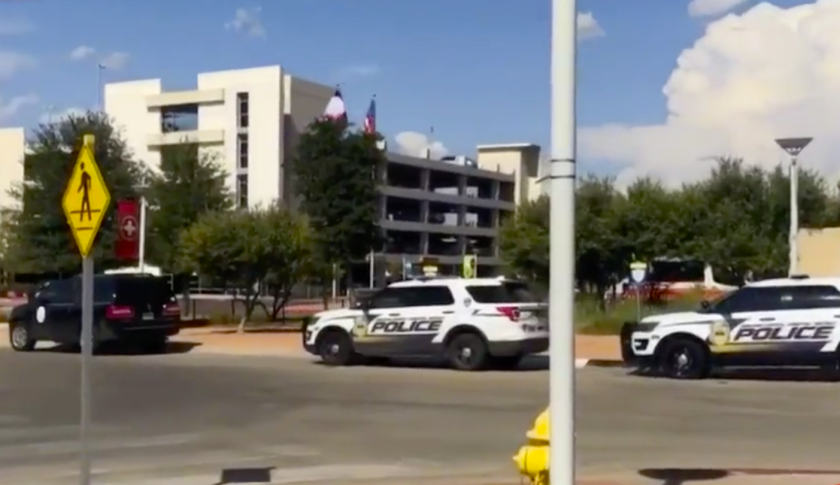 Tiroteo en iglesia deja al menos 2 muertos en Texas