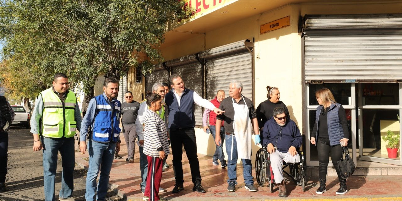 ADRIÁN DE LA GARZA SUPERVISA RECARPETEO EN EL MUNICIPIO