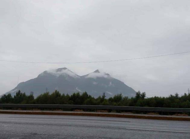 ADIÓS: “PIROTECNIA”, HOLA: CIELO GRIS Y AZULADO