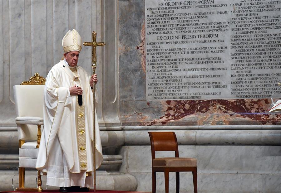 RECONOCE PAPA FRANCISCO LABOR DE MÉDICOS