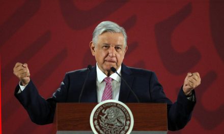 LÓPEZ OBRADOR INSISTE EN SU ETERNA CAMPAÑA, SU DEMENCIA NO LE PERMITE VISUALIZAR EL MÉXICO HUNDIDO QUE ESTÁ DEJANDO