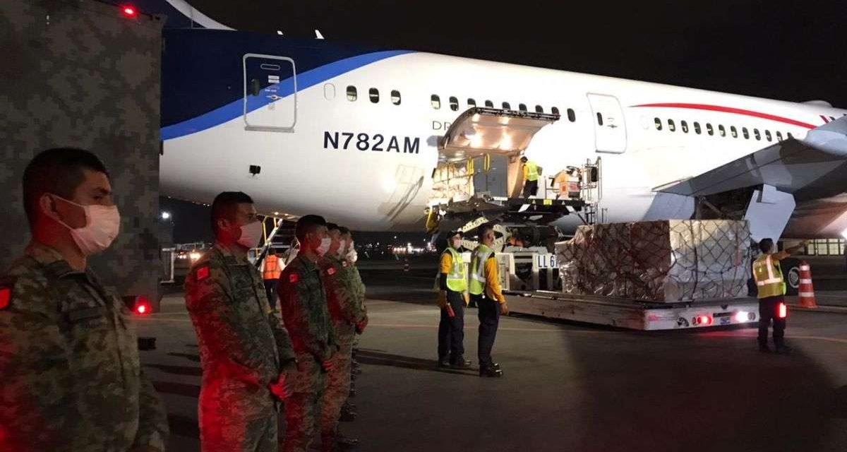 LLEGAN 10 TONELADAS DE EQUIPO MÉDICO A MEXICO DESDE CHINA