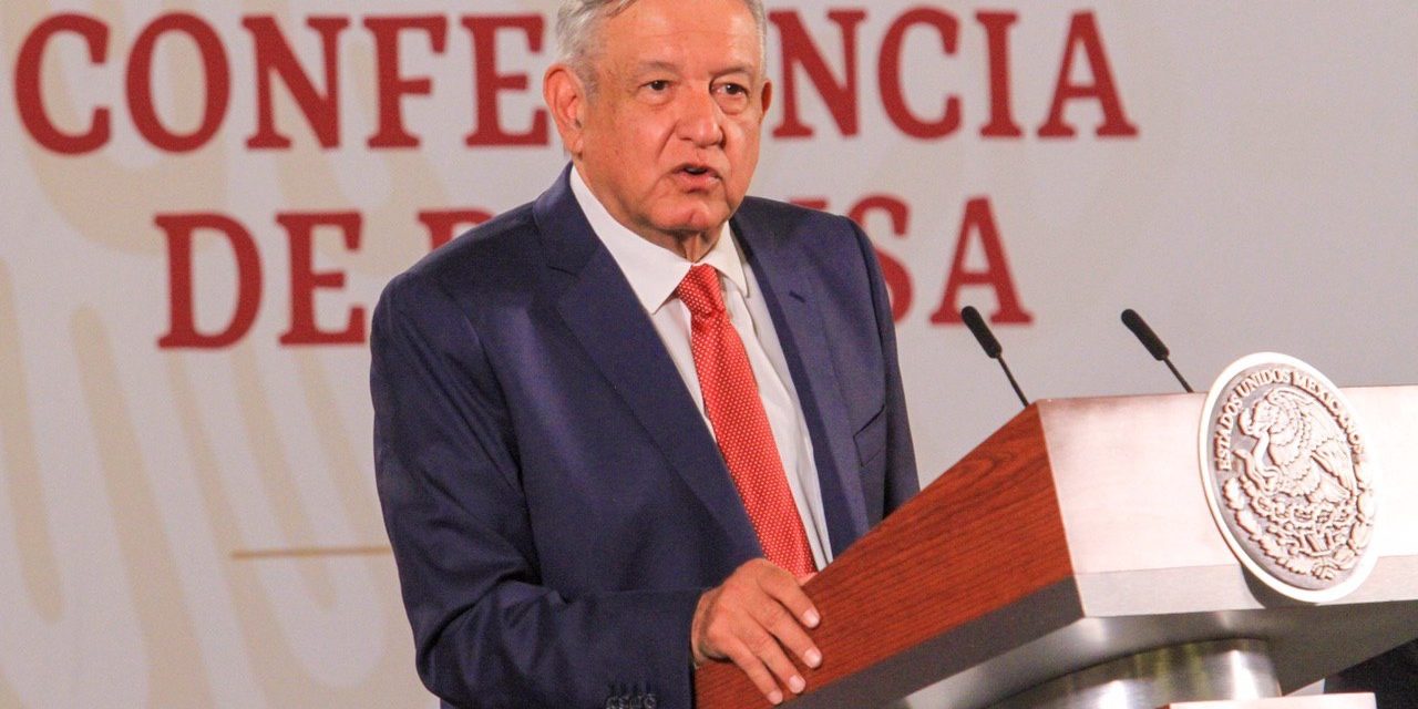 “AVISA” AMLO A EMPRESARIOS DEUDORES QUE NO LE PUEDEN GANAR AL SAT