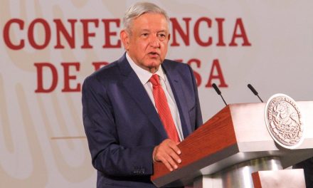 “AVISA” AMLO A EMPRESARIOS DEUDORES QUE NO LE PUEDEN GANAR AL SAT