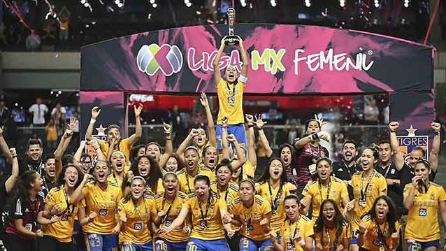 YA ES UN AÑO DEL SUEÑO DORADO DE TIGRES FEMENIL QUE SE LLEVÓ LA COPA FRENTE A RAYADAS