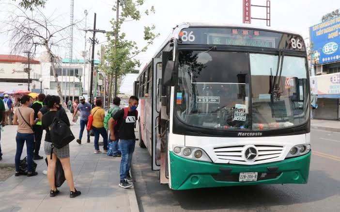 LA CAUSA PRINCIPAL DE CONTAGIO POR COVID-19 SE DA AL UTILIZAR EL TRANSPORTE PÚBLICO