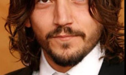 DIEGO LUNA ANUNCIA SU NUEVA SERIE PAN Y CIRCO