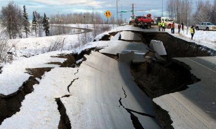 REPORTAN SISMO EN LAS COSTAS DE ALASKA Y EMITEN ALARMA DE POSIBLE TSUNAMI