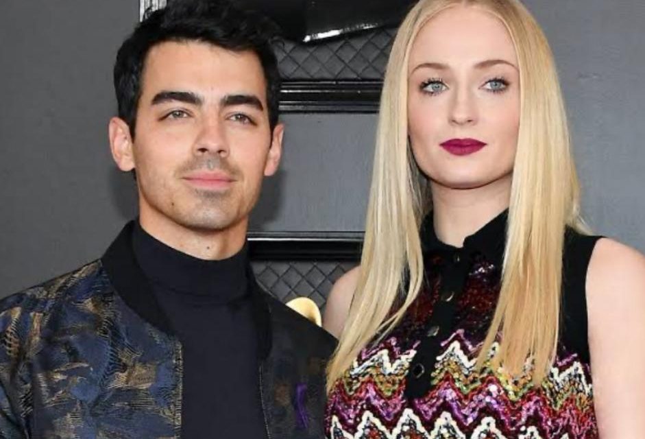 JOE JONAS DE LOS JONAS BROTHERS Y SOPHIA TURNER ACTRIZ DE DIFERENTES SERIES DAN A LUZ A SI HIJA