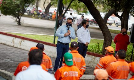 RECONOCE ADRIÁN DE LA GARZA LA AGOTADORA LABOR DE LOS DISTINTOS ELEMENTOS QUE BRINDARON SUS SERVICIOS A LA COMUNIDAD REGIOMONTANA DURANTE LA CONTINGENCIA METEOROLÓGICA