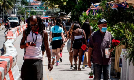 OBLIGA GENTE A QUE MIAMI BEACH IMPONGA TOQUE DE QUEDA