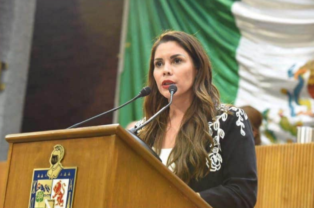 GRITA POR AYUDA KARINA BARRÓN POR EL CAMPO EN NUEVO LEÓN