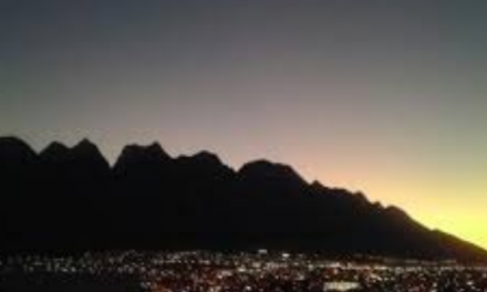 PESE A LAS CONDICIONES DEL CLIMA, PERSONAS HAN SIDO CAPTADAS EN EL CERRO DE LAS MITRAS ACAMPANDO