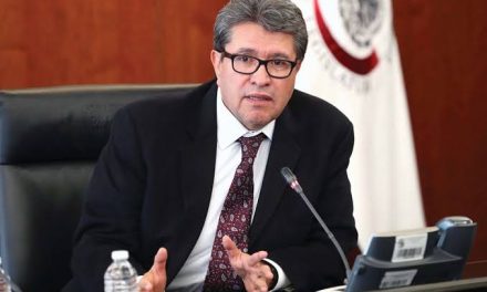 PIDE AYUDA A FGR, RICARDO MONREAL POR SUPUESTAS EXTORSIONES A SU NOMBRE