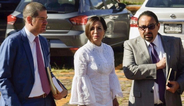 ROSARIO ROBLES NOMAS NO CONECTA UNA, LE RECHAZAN AMPARO