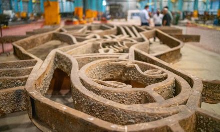 VÍRGEN ENCONTRADA EN RÍO SANTA CATARINA YA ESTÁ A PUNTO DE LLEGAR A LA MITAD DE RESTAURACIÓN