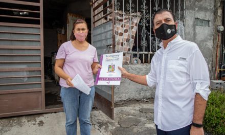 ADAPTANDOSE A LA NUEVA NORMALIDAD. FOMERREY HACE ENTREGA DOMICILIO DE ESCRITURAS PATRIMONIALES A FAMILIAS