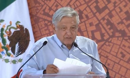 REITERA AMLO QUE LA ESTRATEGIA CON EL COVID-19 ESTÁ FUNCIONANDO Y ‘’SE HA APLANDO LA CURVA’’