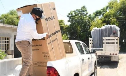 UNA BUENA ACCIÓN DEL ALCALDE SE APROVECHA PARA LUCRAR EN #LINARES, DAMNIFICADOS VENDEN REFRIGERADORES QUE LES OTORGÓ EL MUNICIPIO