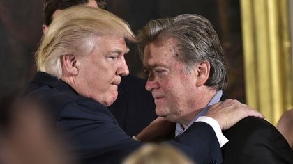 STEVE BANNON, EX ASESOR DE DONALD TRUMP, ES DETENIDO POR DESVÍO DE FONDOS EN LA INICIATIVA ‘’NOSOTROS CONSTRUIMOS EL MURO’’