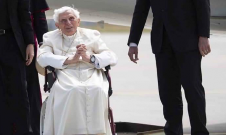 BENEDICTO XVI SE ENCUENTRA GRAVEMENTE ENFERMO TRAS LA VISITA A SU HERMANO FALLECIDO EN RATISBONA