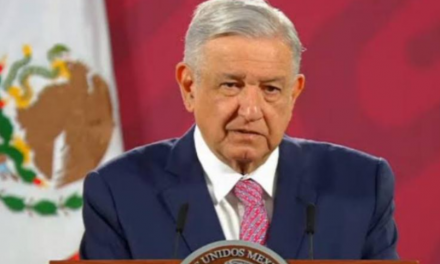 ¡FIGHT! RECONOCE ANDRÉS MANUEL LÓPEZ OBRADOR QUE EN LA 4T “HAY TIRO CARLITOS” PUES NI QUIENES DEBERÍAN DE ASESORARLO VIVEN DISCREPANDO EN OPINIONES Y AL FINAL ÉL TIENE QUE DECIDIR LO MEJOR PARA EL PAÍS