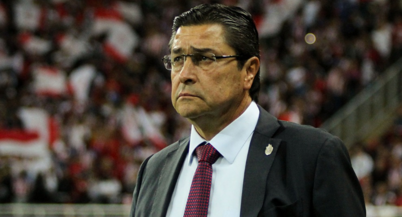 NO LE TUVIERON PACIENCIA; LUIS FERNANDO TENA DEJA DE SER ENTRENADOR DE LAS CHIVAS DEL GUADALAJARA