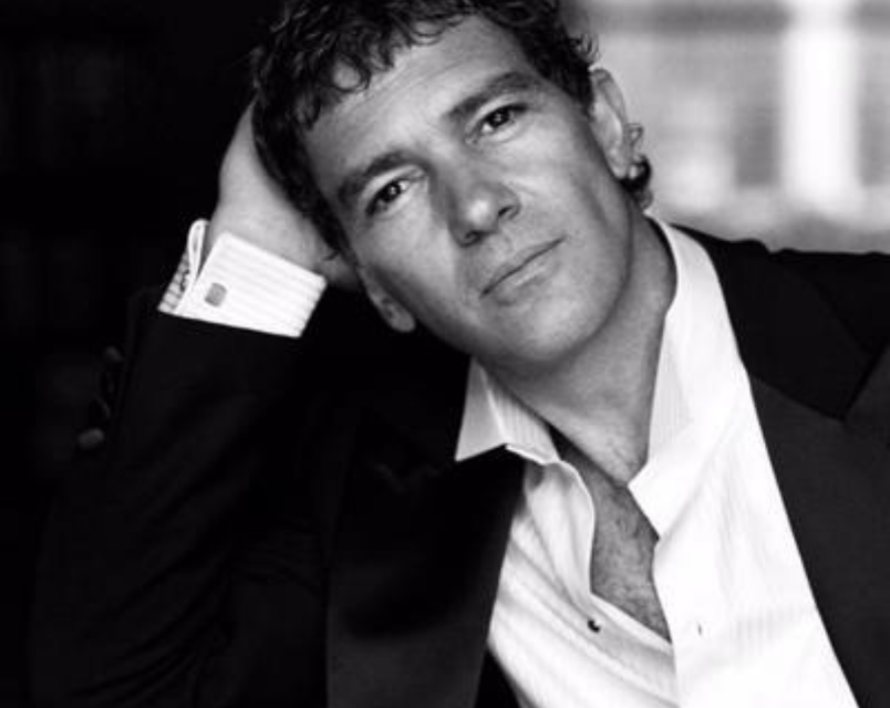 ANTONIO BANDERAS ES POSITIVO POR COVID-19. OTRO MÁS.