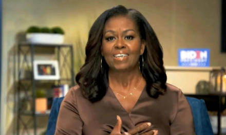 MICHELLE OBAMA, TRIUNFANDO COMO SIEMPRE EN SUS DISCURSOS , CRITICÓ Y ASEGURÓ QUE DONALD TRUMP NO ESTÁ A LA ALTURA DE LO QUE ESTADOS UNIDOS REQUIERE EN ESTOS MOMENTOS