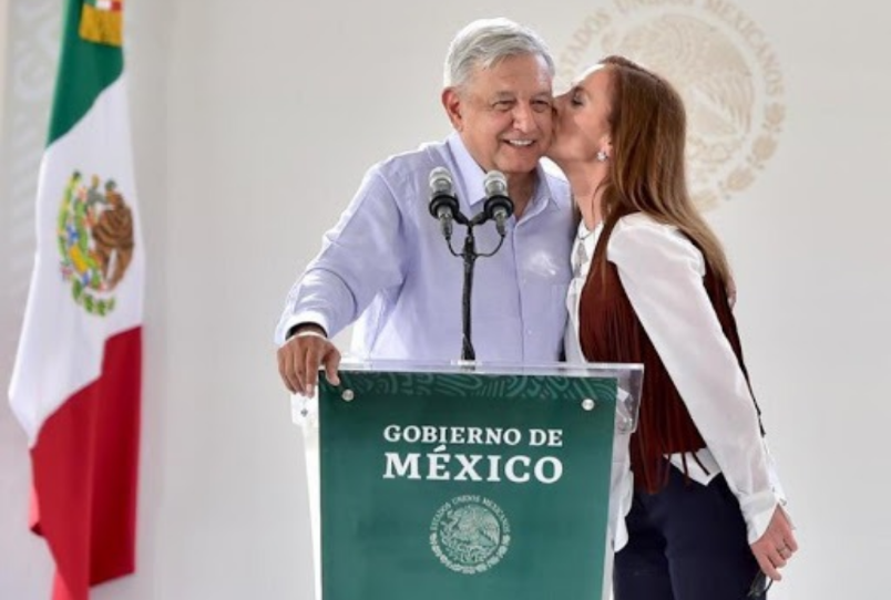 ANDRÉS MANUEL LÓPEZ OBRADOR Y BEATRIZ GUTIÉRREZ MÜLLER BUSCAN REGISTRAR SUS NOMBRES COMO MARCA COMERCIAL ANTE EL INSITUTO MEXICANO DE LA PROPIEDAD INDUSTRIAL<br>