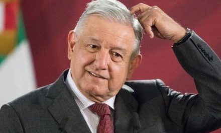 AMLO ESTÁ DE ACUERDO EN CONSULTA A EX PRESIDENTES Y PONE SOBRE LA MESA REALIZAR LA CONSULTA SINO SE LLEGA A LAS FIRMAS